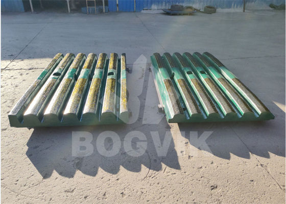 BOGVIK Customized Coarse Corrugated Jaw Liners con inserto di carburo di titanio