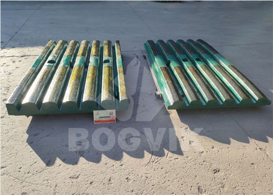 BOGVIK Customized Coarse Corrugated Jaw Liners con inserto di carburo di titanio